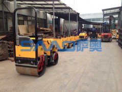 座駕壓路機、灌縫機等多種機器出口尼日爾