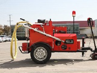 路面養(yǎng)護三件套“開槽機，馬吹風(fēng)機,灌縫機”